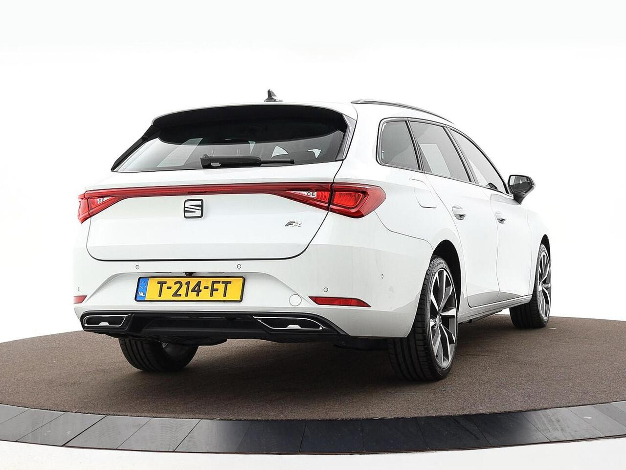 Seat LEON Sportstourer 1.4 TSI 204pk DSG eHybrid PHEV FR Business Intense · Camera · Inklap. Trekhaak · Keyless · Stuur- & Stoelverwarming · Elek. Bestuurddersstoel + Geheugen · ACC · Apple/Android Car Play ·