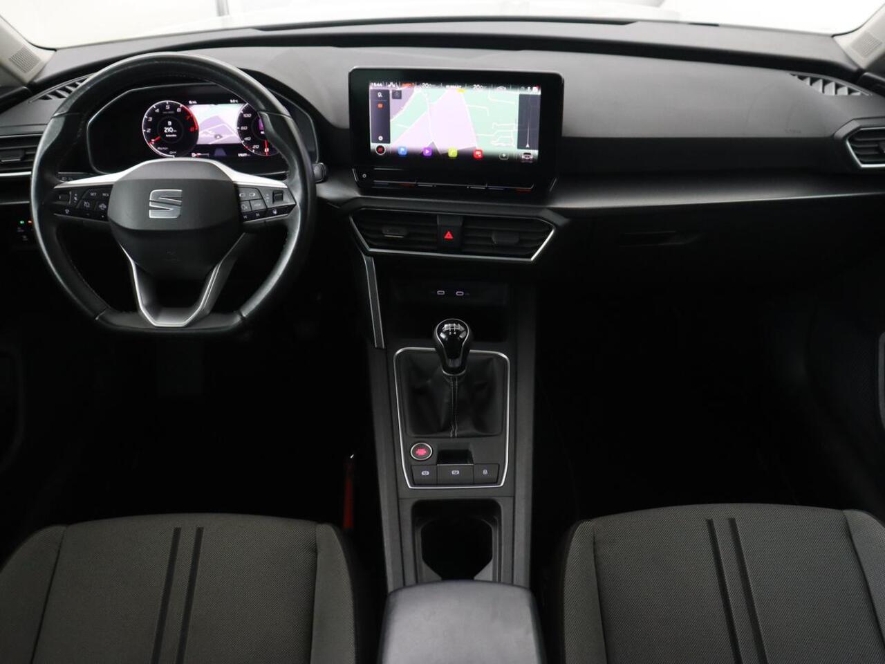 Seat LEON 1.0 TSI Style Business Intense | Trekhaak | Stoelverwarming | Carplay | Adaptive cruise | Stuurverwarming | Keyless | Camera | Navigatie | Full LED | Park Assist | Digital Cockpit