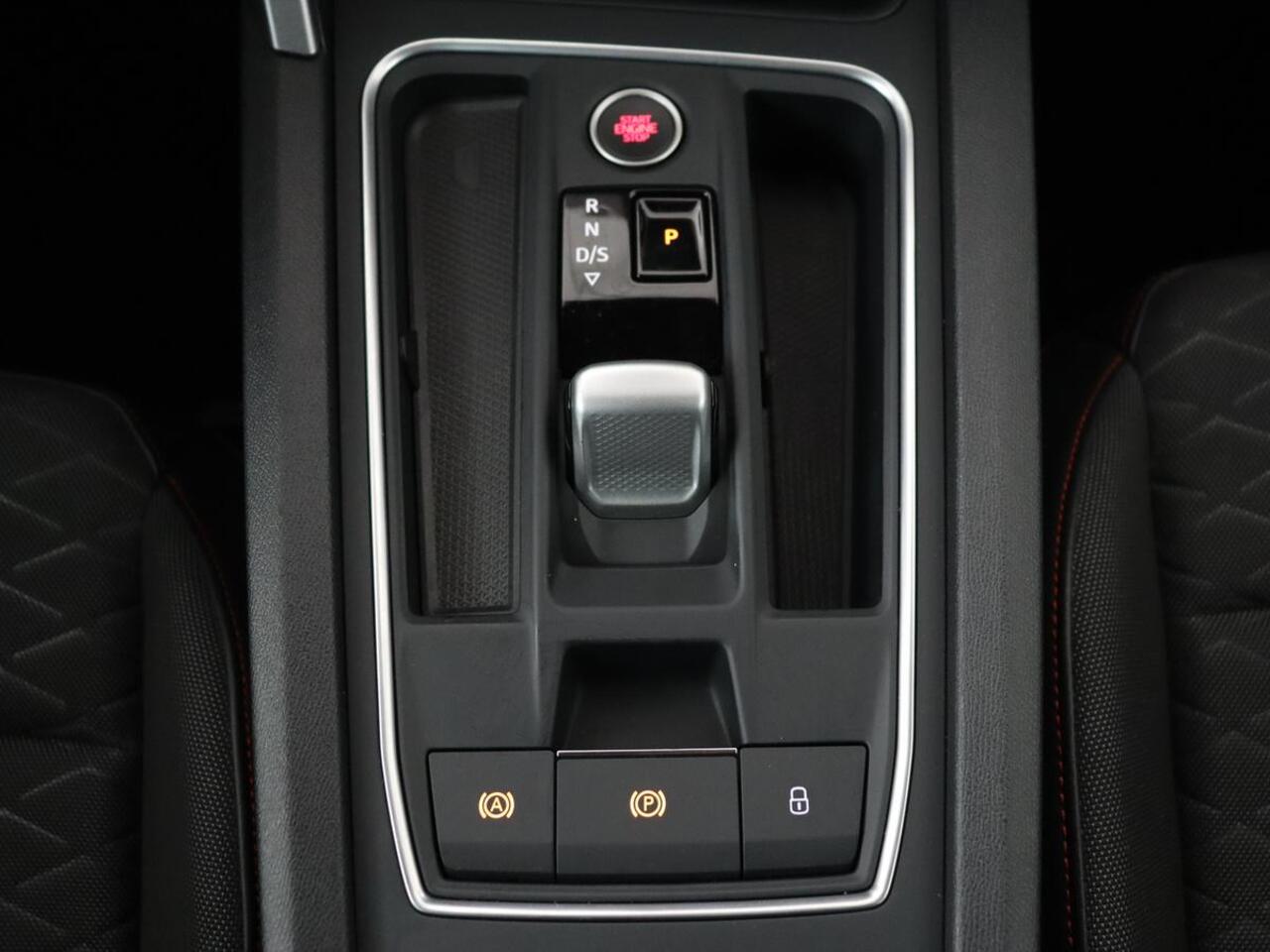 Seat LEON 1.5 eTSI FR Launch Edition | Stoelverwarming | Carplay | Adaptive cruise | Dynamic Chassis Control | Keyless | Sfeerverlichting | Stuurverwarming | Navigatie | Parkeerhulp