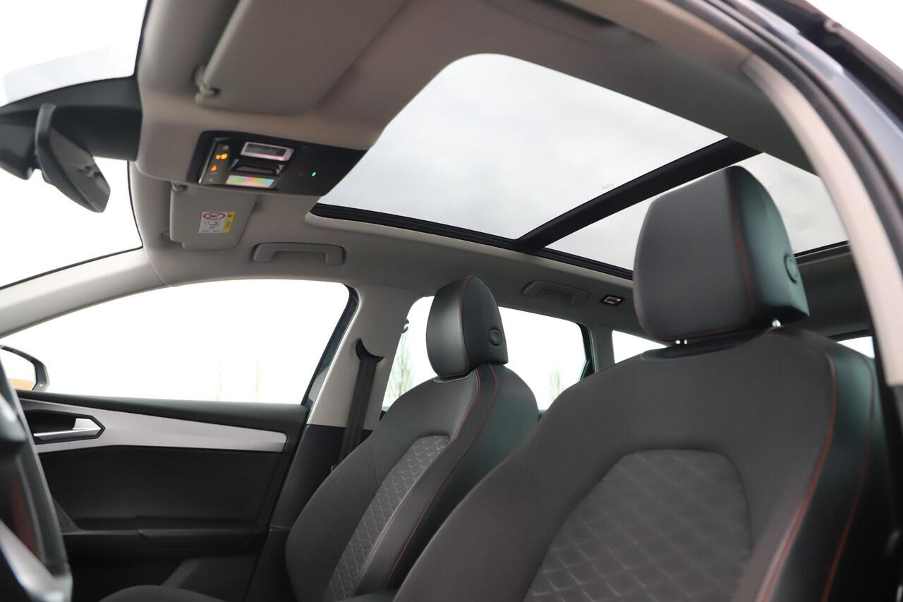 Seat LEON Sportstourer 1.4 TSI eHybrid PHEV FR Business Intense 204PK Automaat Panoramadak Carplay Android Navigatie Achteruitrijcamera Climate Adaptive Cruise Lane Assist