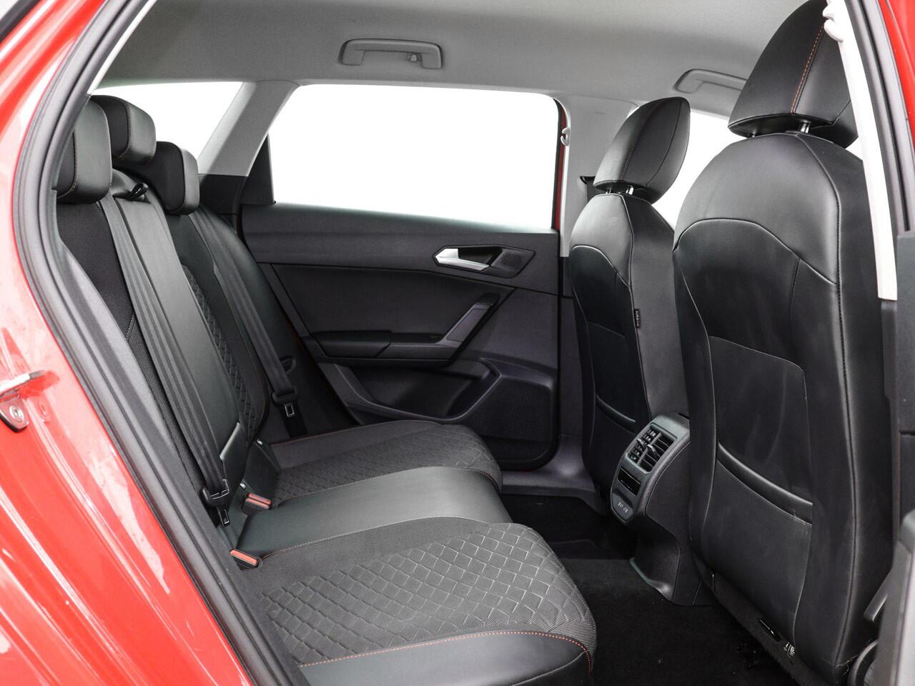 Seat LEON Sportstourer 1.4 TSI 204pk DSG eHybrid PHEV FR · Apple/Android Car Play · P-Sensoren · Navigatie · Cruise Control · P-Sensoren · Sfeerverlichting · Afneembare trekhaak · 17'' Inch ·