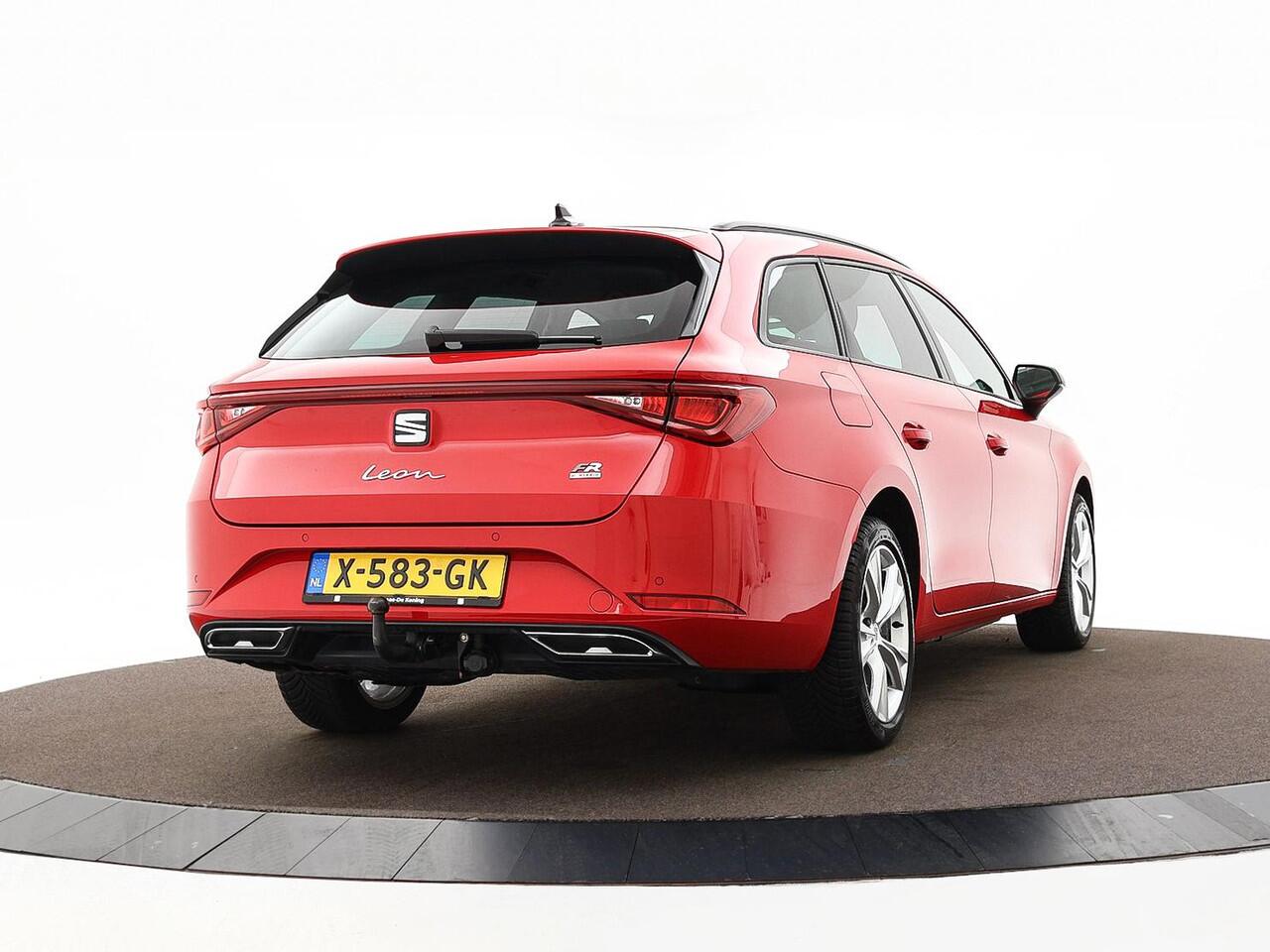 Seat LEON Sportstourer 1.4 TSI 204pk DSG eHybrid PHEV FR · Apple/Android Car Play · P-Sensoren · Navigatie · Cruise Control · P-Sensoren · Sfeerverlichting · Afneembare trekhaak · 17'' Inch ·