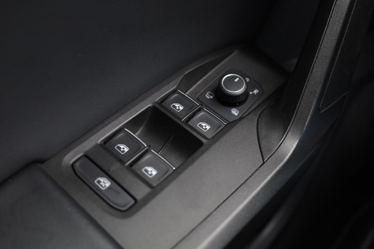 Seat LEON Sportstourer 1.4 TSI eHybrid PHEV FR PL ¤613 p/m* 204PK / 150kW Side assist sfeerverlichting navigatie grootbeeld leder alcantara ACC cruise control FR FULL Led cruise control parkeersensoren multifunctioneel lederen stuurwiel doorn ons geleverd en door o