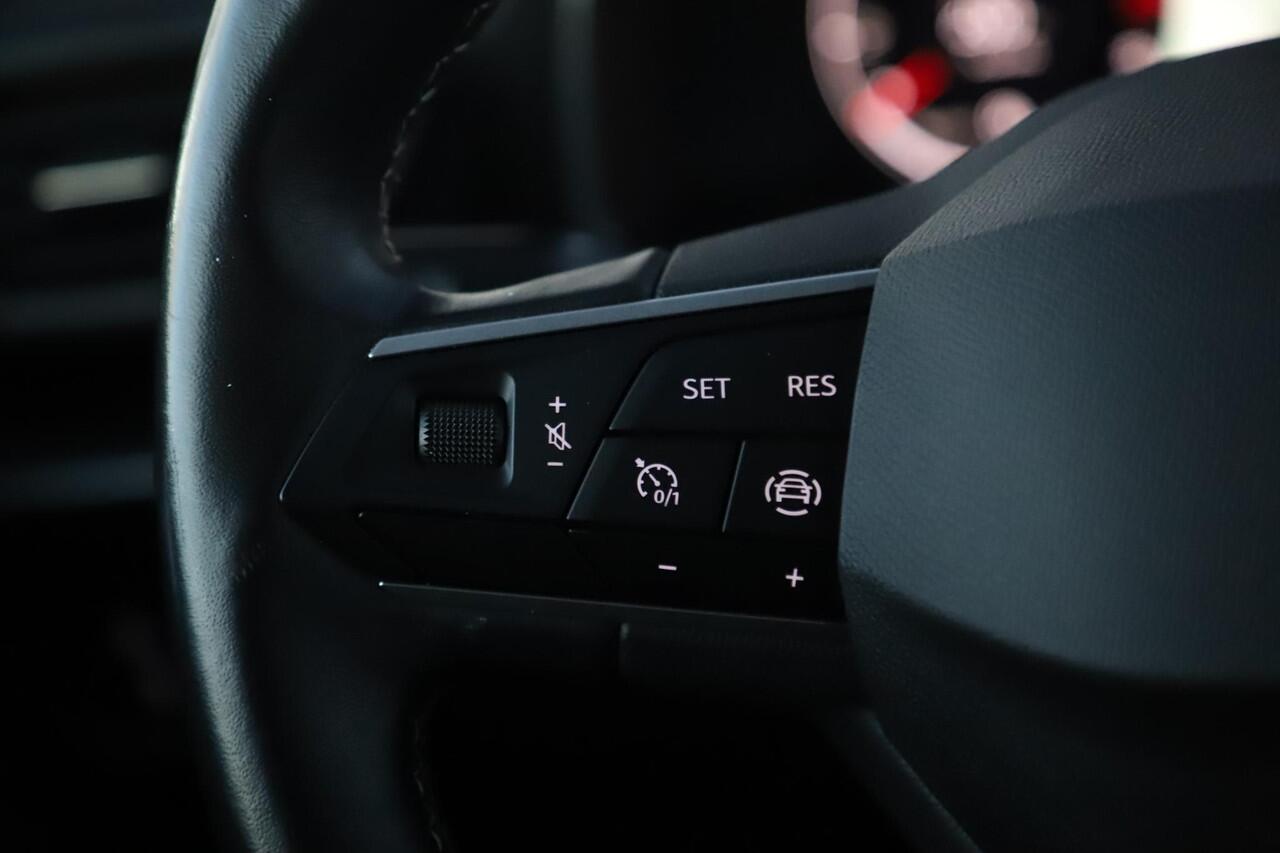 Seat LEON Sportstourer 1.0 TSI Business Virtual Cockpit Full LED Navigatie Draadloos Carplay Android Clima Cruise Control 16 inch LMV