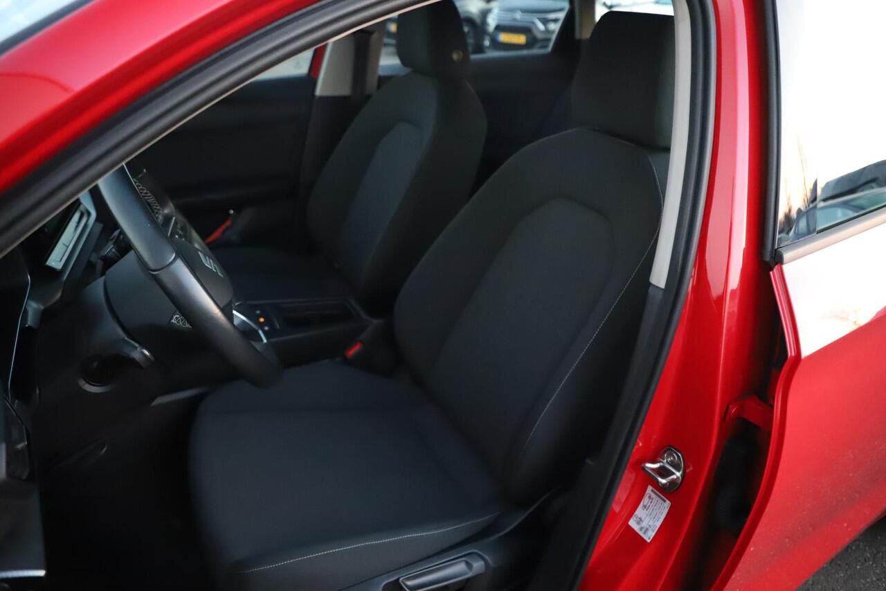 Seat LEON Sportstourer 1.0 TSI Business Virtual Cockpit Full LED Navigatie Draadloos Carplay Android Clima Cruise Control 16 inch LMV