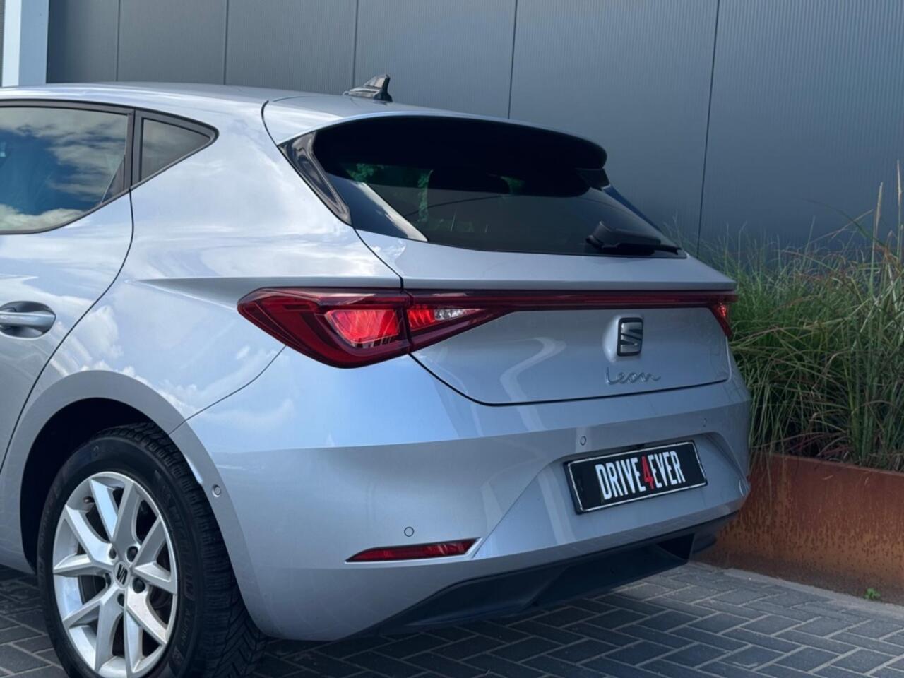 Seat LEON 1.0 eTSI Style NAVI VIRTUAL CLIMATE PDC ELEK PAKKET CAMERA