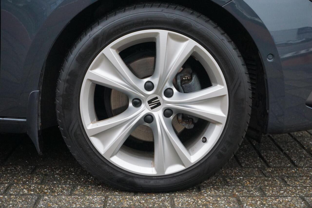 Seat LEON Sportstourer 1.5 eTSI FR Business Intense