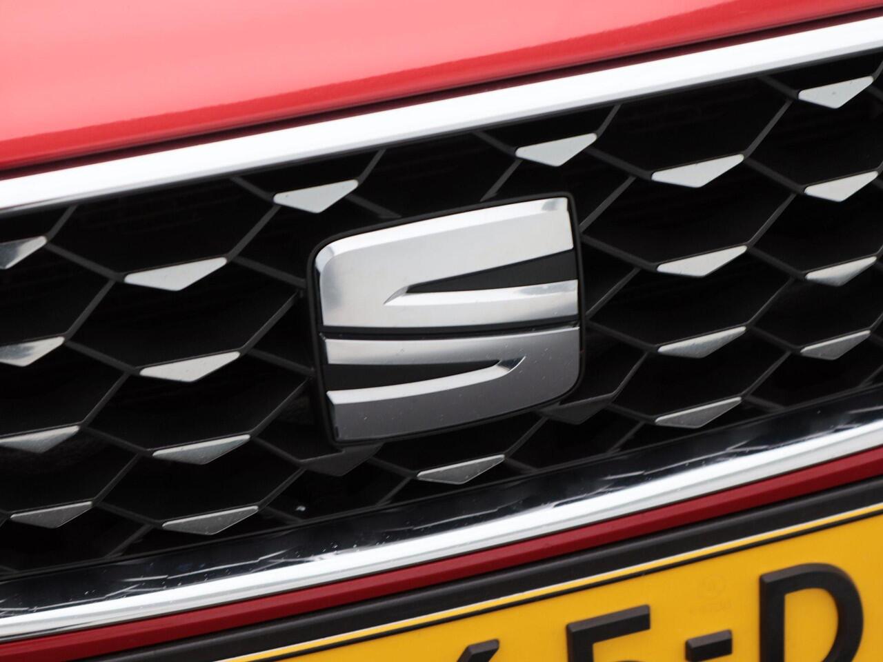 Seat LEON 1.4 TSi eHybrid 204 Pk PHEV | Adaptive Cruise | Climate Control | Stuur/Stoelverwarming | Trekhaak | Carplay | Navigatie | Camera | 17 Inch | 87.265 Km!!