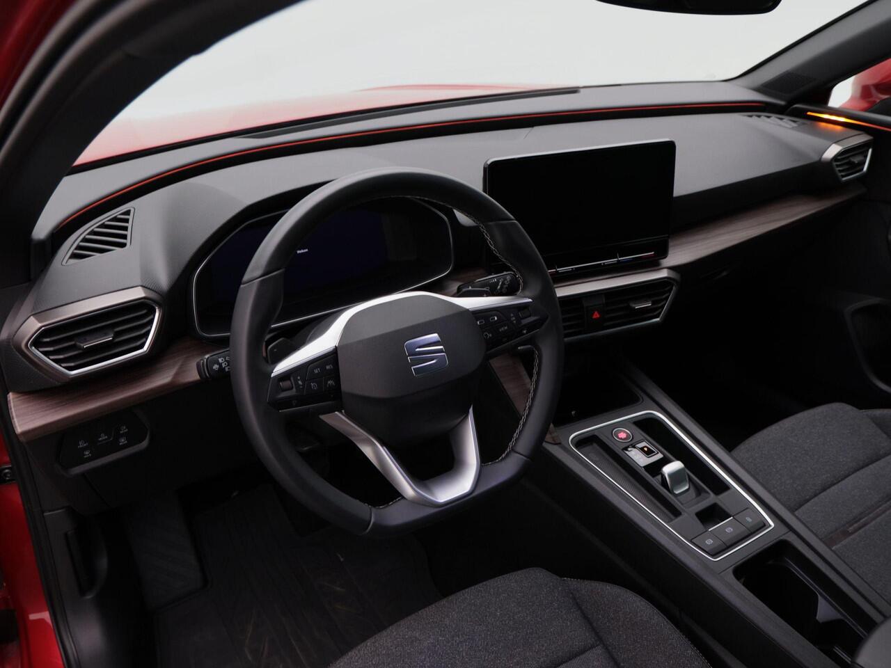 Seat LEON 1.4 TSi eHybrid 204 Pk PHEV | Adaptive Cruise | Climate Control | Stuur/Stoelverwarming | Trekhaak | Carplay | Navigatie | Camera | 17 Inch | 87.265 Km!!