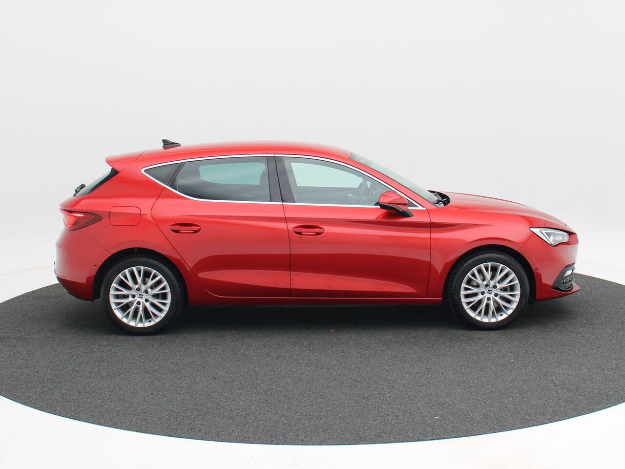 Seat LEON 1.4 TSi eHybrid 204 Pk PHEV | Adaptive Cruise | Climate Control | Stuur/Stoelverwarming | Trekhaak | Carplay | Navigatie | Camera | 17 Inch | 87.265 Km!!