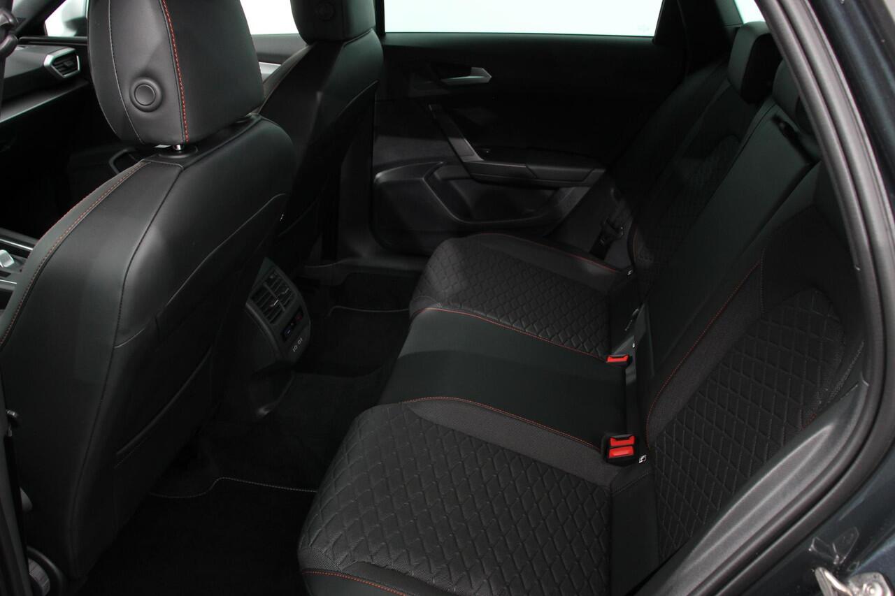 Seat LEON ST 1.5 TSI 150pk Automaat ST FR | Navigatie | Adaptive Cruise Control | Lane Assist | Stoel/Stuurverwarming | Keyless Go