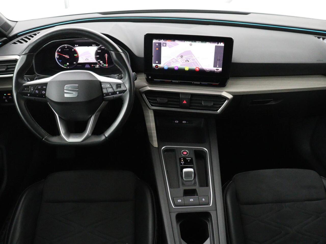 Seat LEON 1.4 TSI eHybrid PHEV Xcellence | Leder/Alcantara | Stoelverwarming | Adaptive cruise | Carplay | Sfeerverlichting | Navigatie | Stuurverwarming | Keyless | Full LED | Plug In