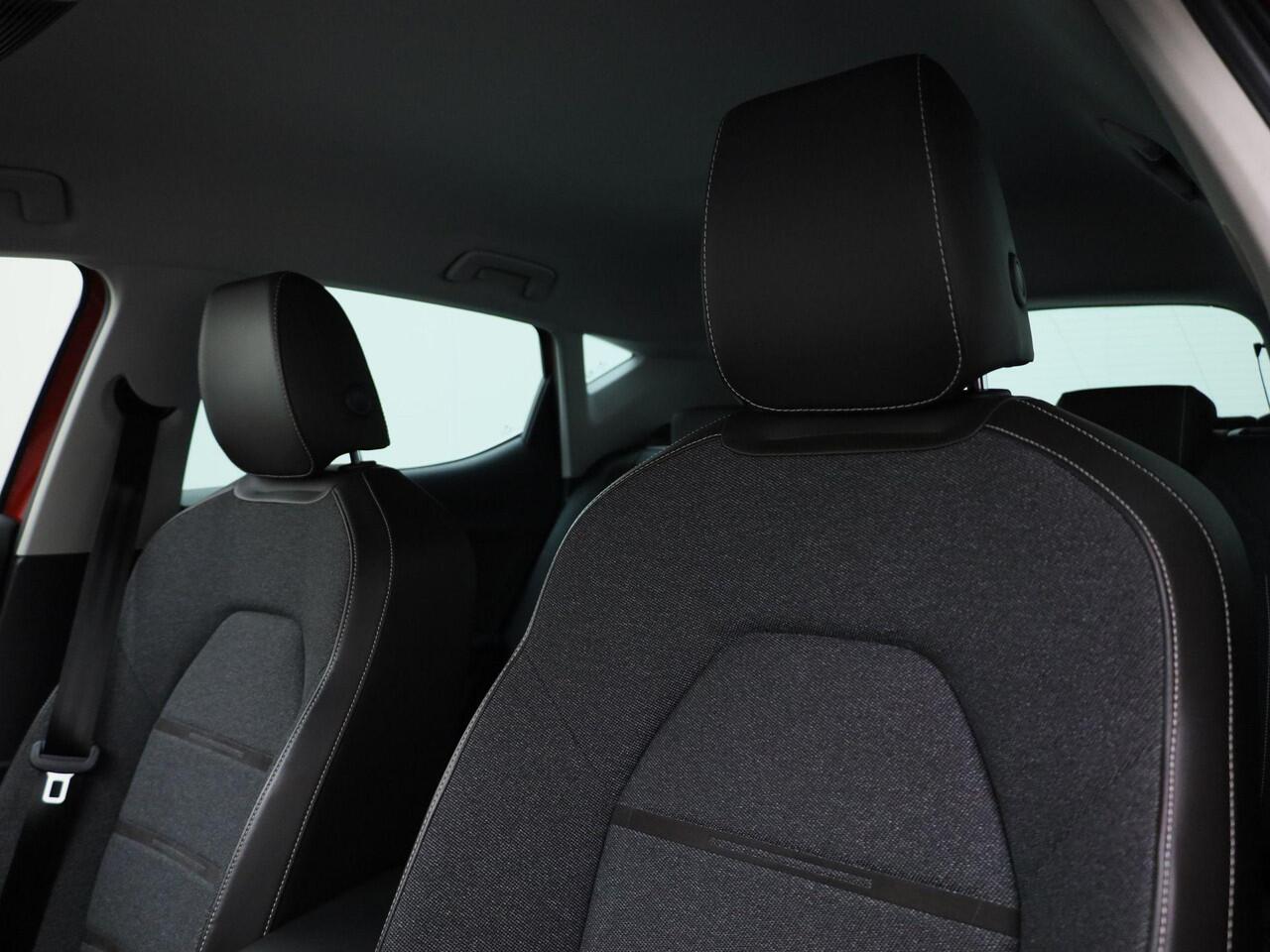 Seat LEON 1.5eTSI/150PK Excellence DSG · Navigatie · Stoel -& stuurverwarming · Camera + Parkeersensoren