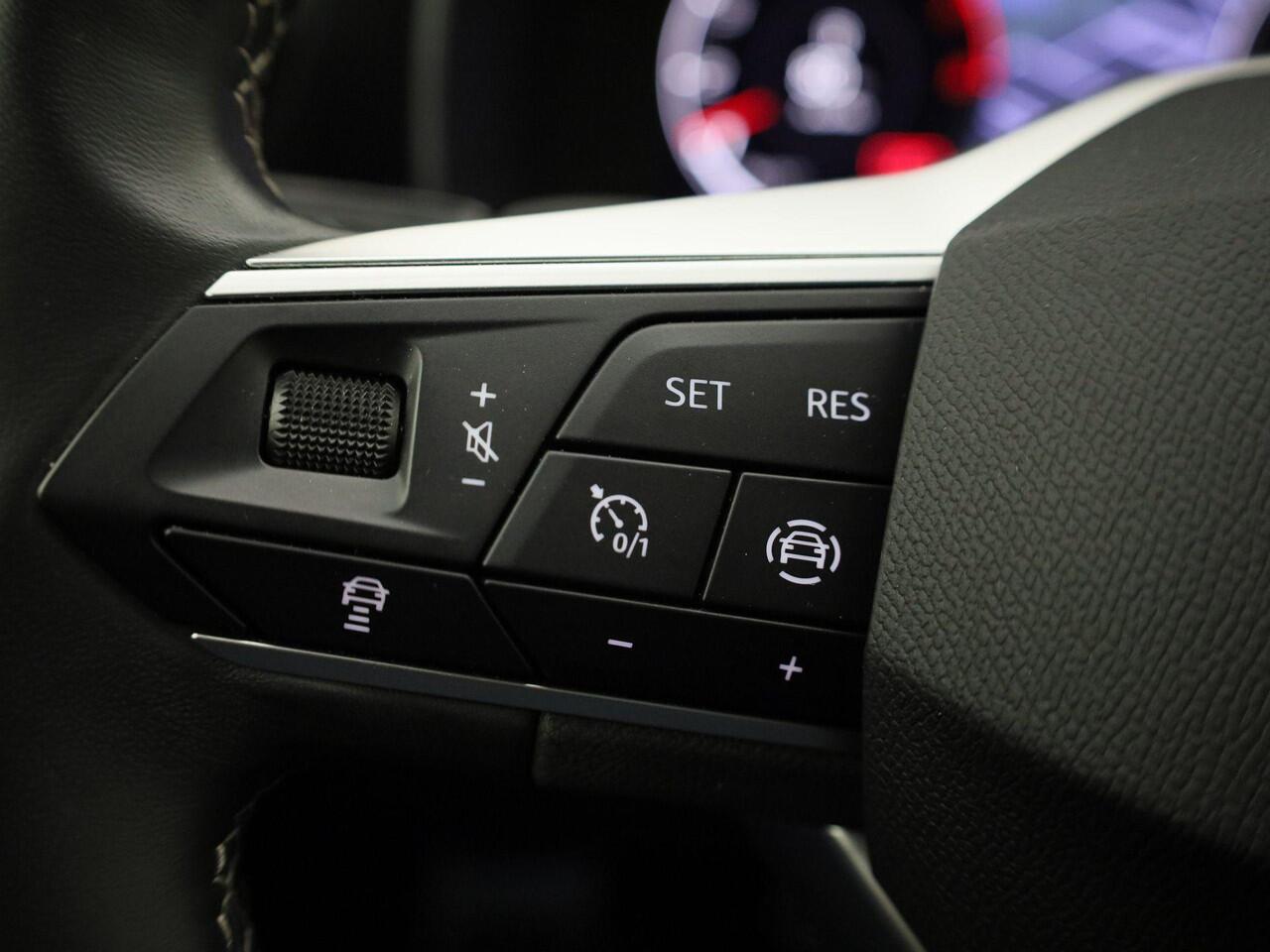 Seat LEON 1.5eTSI/150PK Excellence DSG · Navigatie · Stoel -& stuurverwarming · Camera + Parkeersensoren