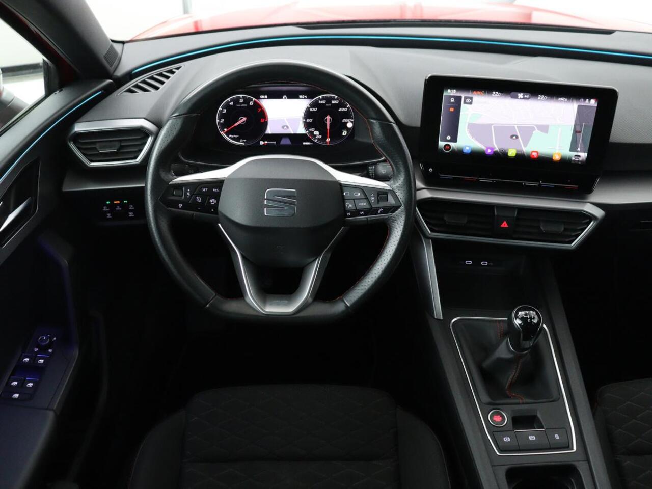 Seat LEON 1.5 TSI FR Launch Edition | Trekhaak | Adaptive cruise | Carplay | Navigatie | Sfeerverlichting | Parkeerhulp | Full LED | Climate control | Bluetooth