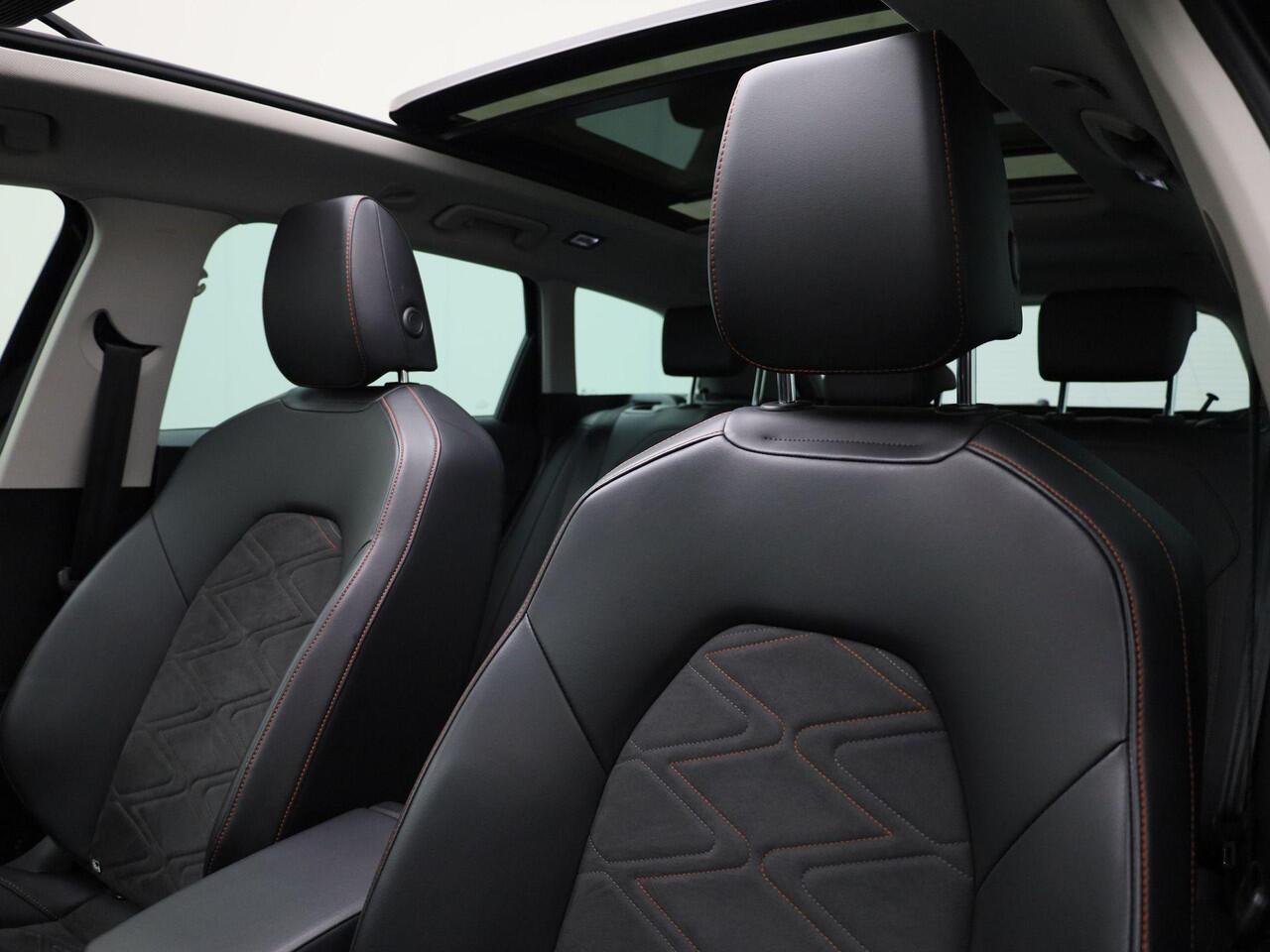 Seat LEON Sportstourer 1.4 TSI/204PK eHybrid PHEV FR · Panoramadak · Apple/Android Car Play · Navigatie · Camera + Parkeersensoren