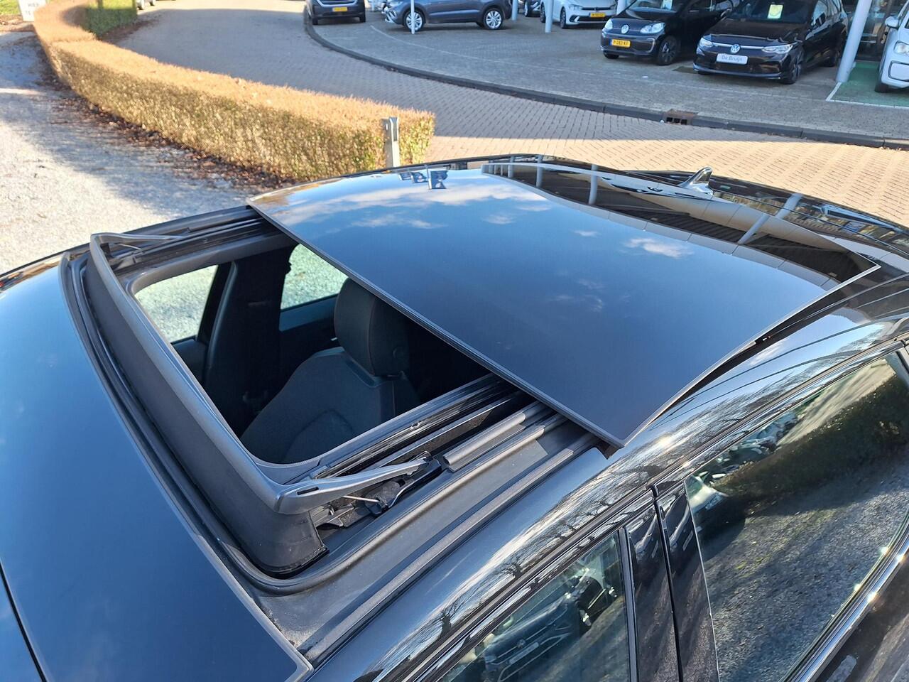 Seat LEON TSI 204pk DSG Hybrid PHEV FR (Pano,Trekhaak,Camera,Virtual)