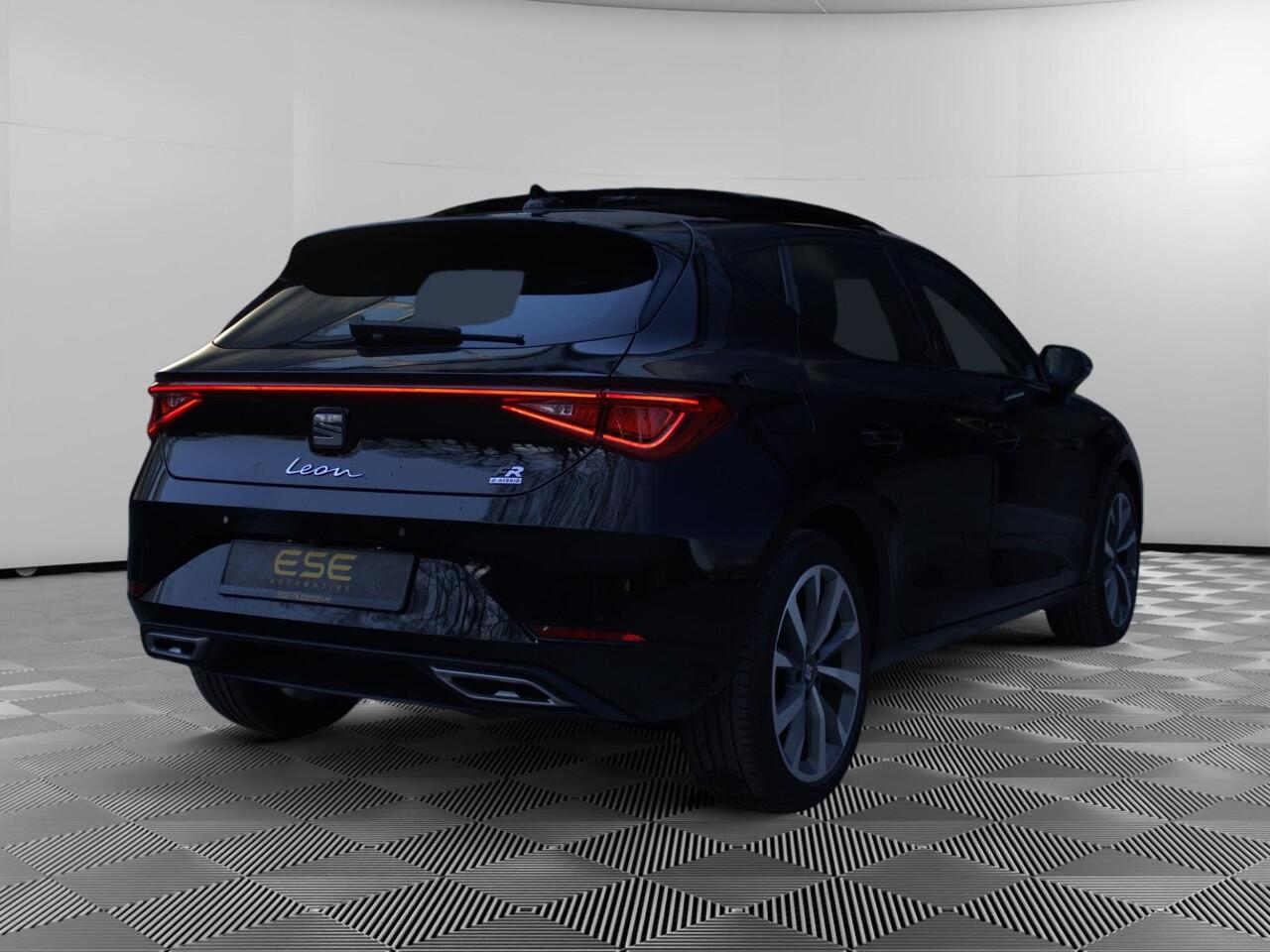 Seat LEON 1.4 TSI eHybrid PHEV FR | Panorama | Camera | Stuur verwarming | Carplay