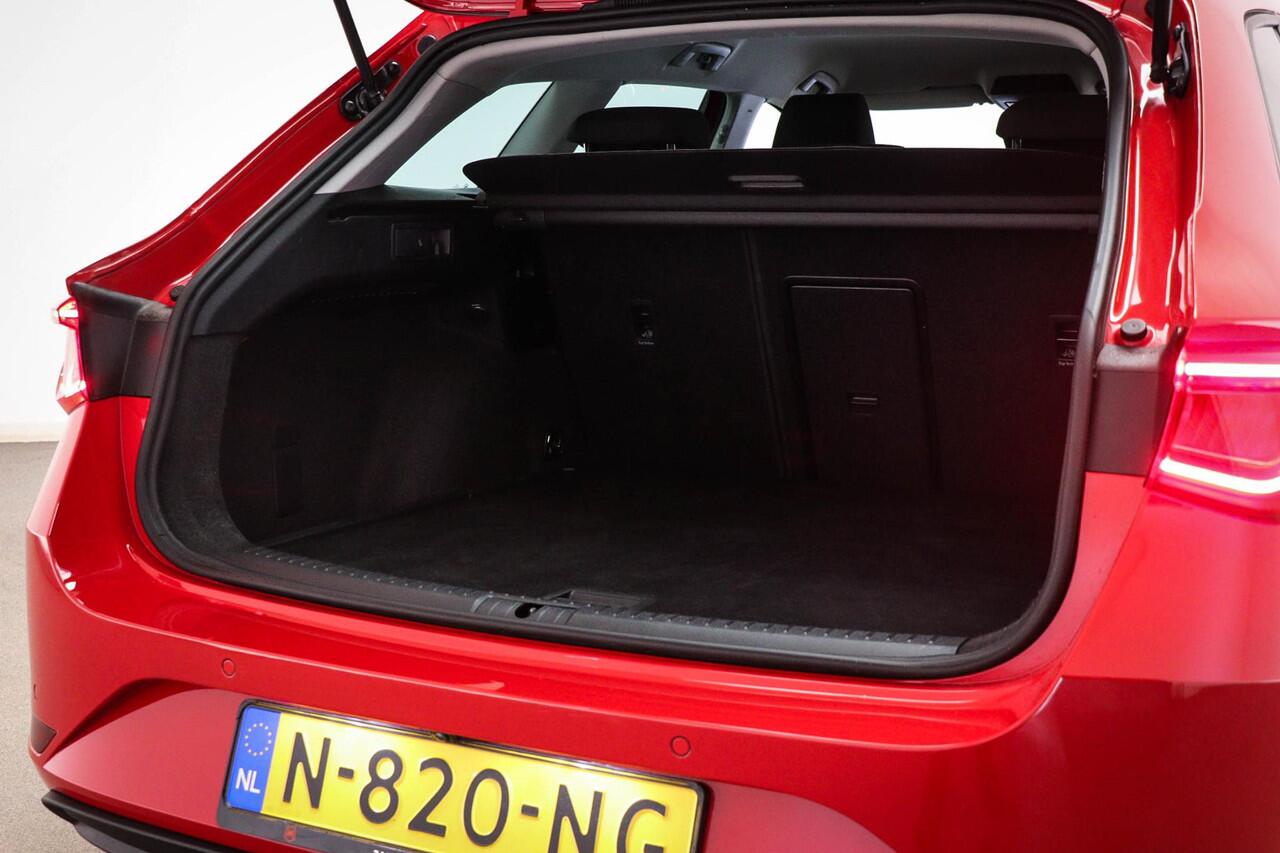 Seat LEON Sportstourer 1.5 TSI Style Business Intense | VIRTUAL COCKPIT | DAB | FULL LINK | CAMERA
