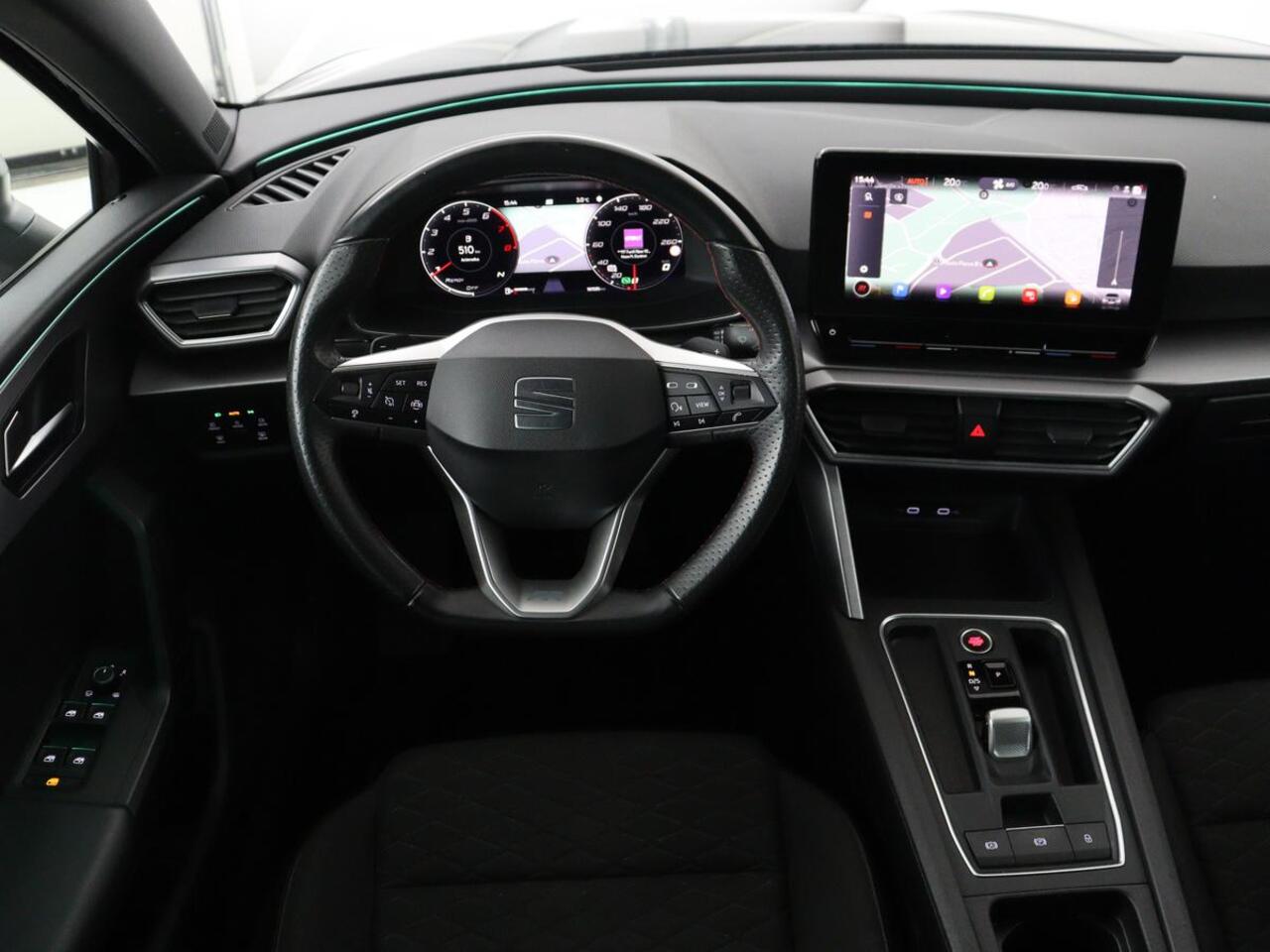 Seat LEON Sportstourer 1.5 eTSI FR Launch Edition | Carplay | Full LED | Adaptive Cruise | Sfeerverlichting | Navigatie | PDC