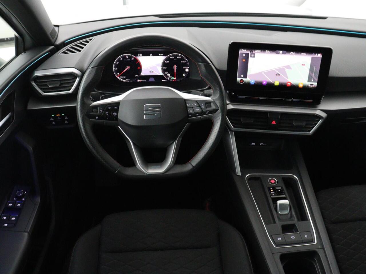 Seat LEON 1.5 eTSI FR Intens | Carplay | Adaptive cruise | Sfeerverlichting | Navigatie | Parkeerhulp | Dodehoek detectie | Full LED | Climate control | Bluetooth