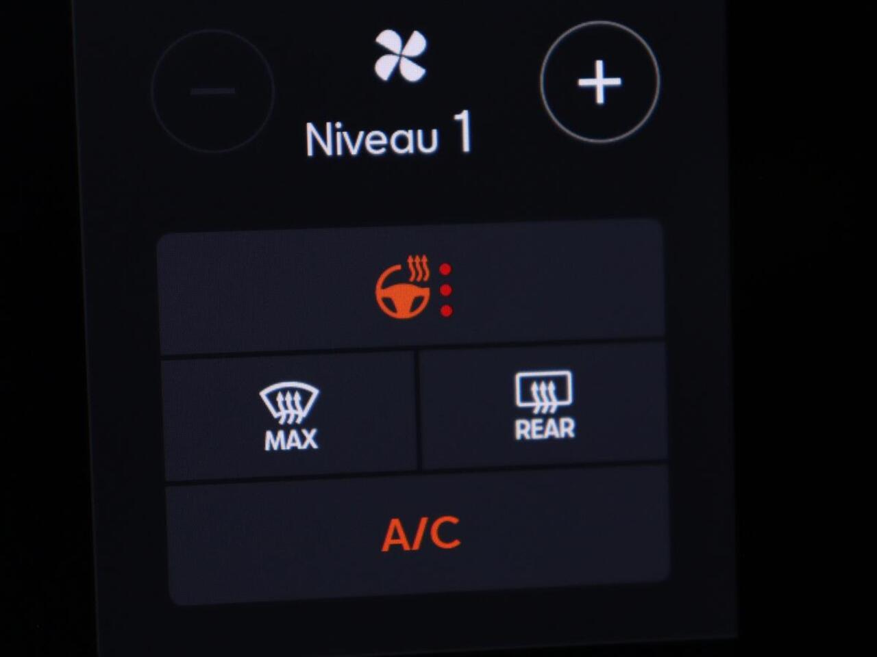 Seat LEON 1.0 TSI FR Launch Edition | Panoramadak | Trekhaak | Stoelverwarming | Camera | Carplay | Navigatie | Sfeerverlichting | Adaptive cruise | Keyless | Full LED | Dodehoek detectie