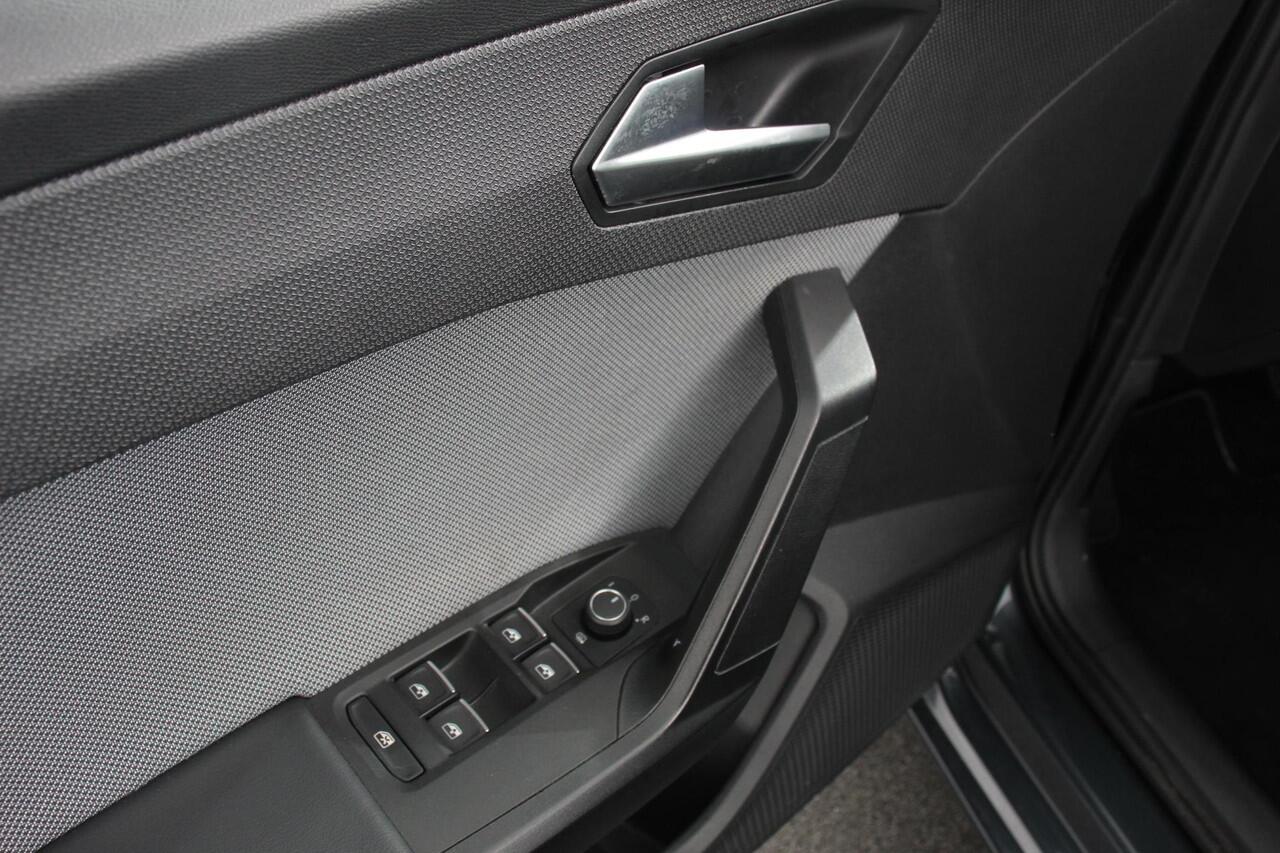 Seat LEON Sportstourer 1.5 eTSI 150pk DSG Style | Navigatie | Apple | Carplay/Android Auto | Parkeersensor achter | Adaptive Cruise Control | Stoelverwarming