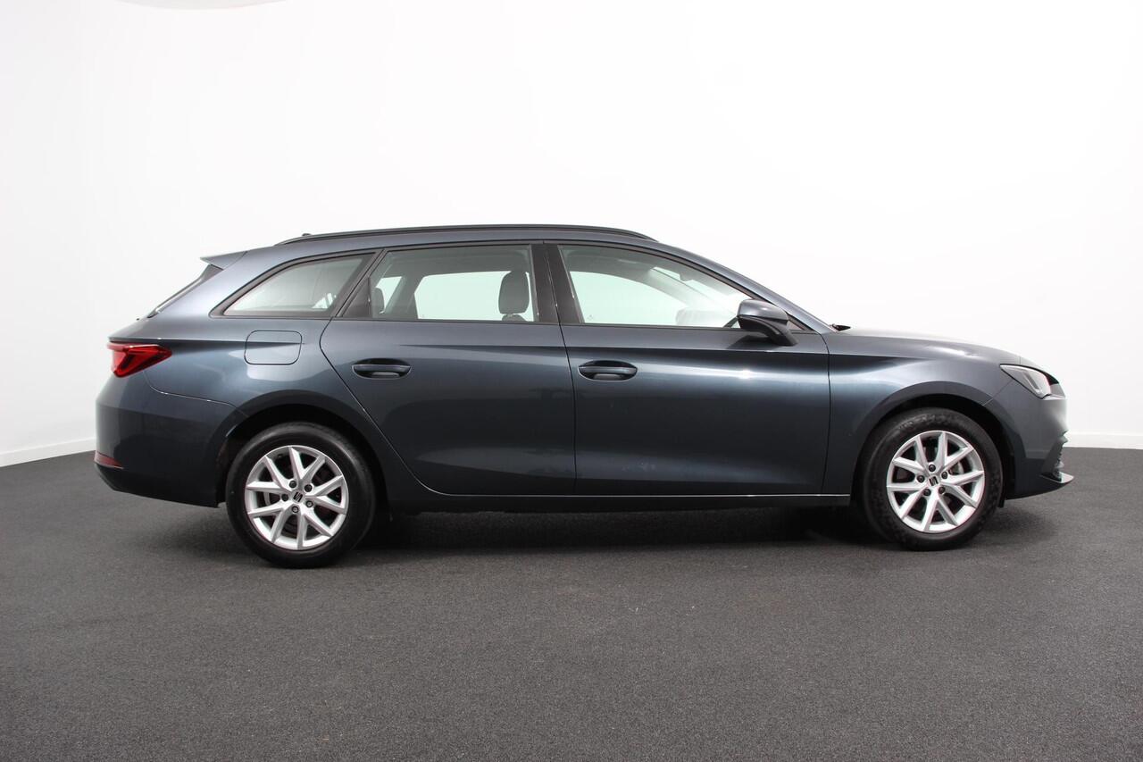 Seat LEON Sportstourer 1.5 eTSI 150pk DSG Style | Navigatie | Apple | Carplay/Android Auto | Parkeersensor achter | Adaptive Cruise Control | Stoelverwarming