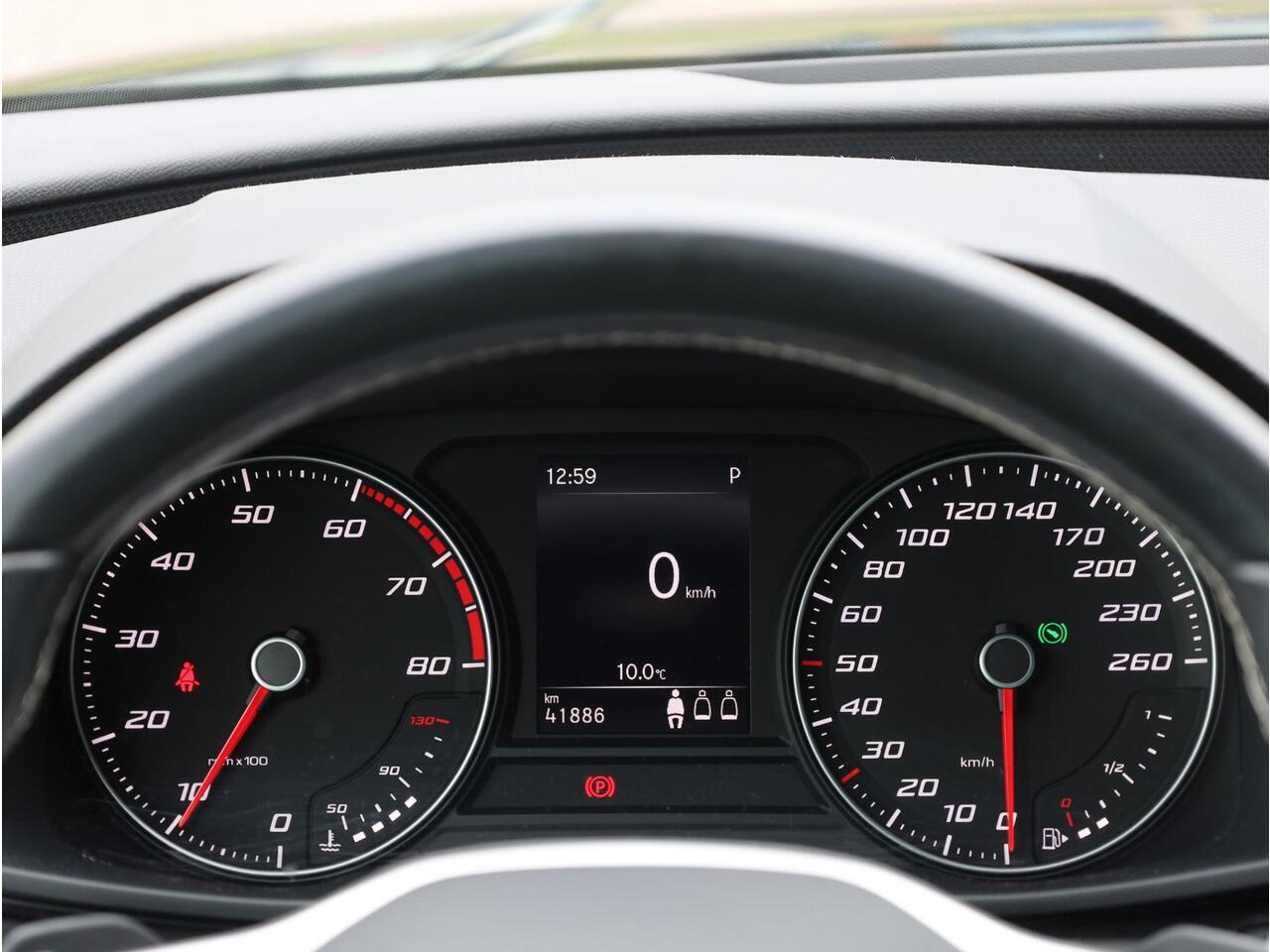 Seat LEON 1.0 eTSI Adaptive Cruise | Stoel&Stuurverwarming | Full Link/Carplay | Getint glas |