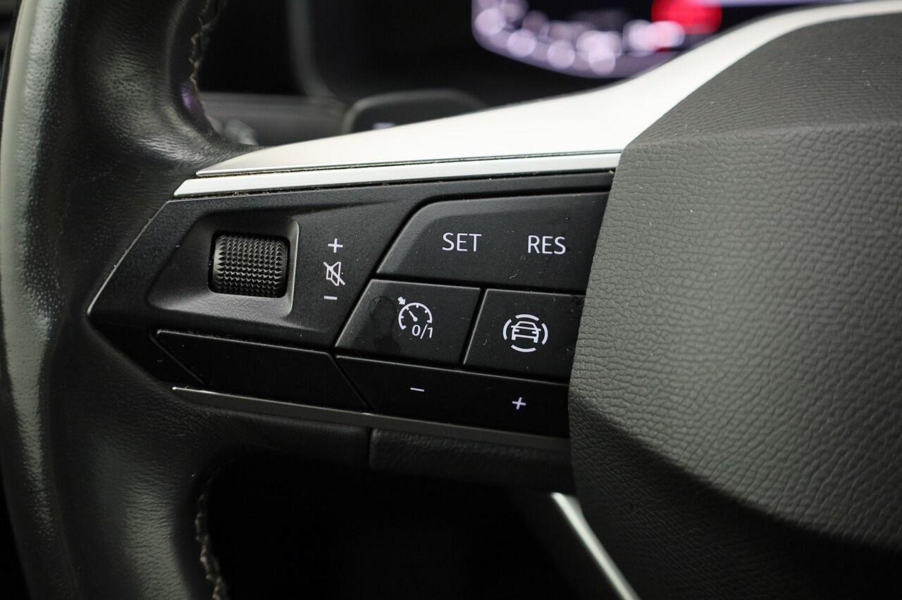 Seat LEON Sportstourer 1.0eTSI/110PK Style DSG · Navigatie · Trekhaak · Stuur- & stoelverwarming