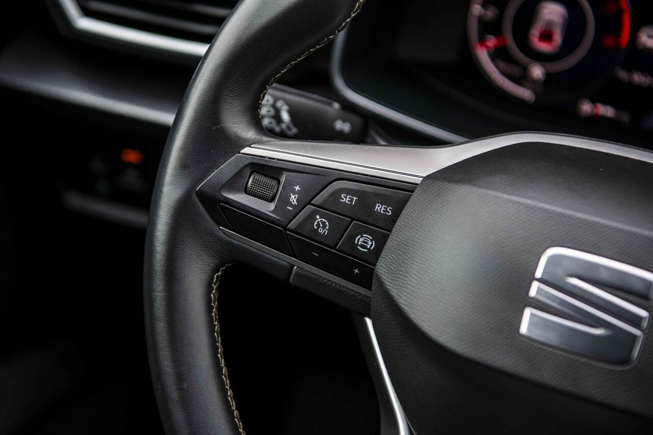 Seat LEON 1.0 TSi 110 pk Style Business Intense | LED Signature | 18" | Navigatie