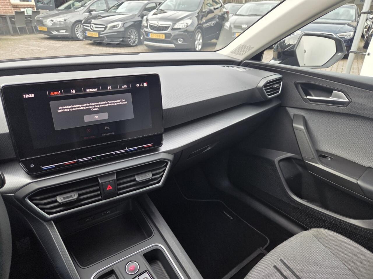 Seat LEON 1.0 eTSI Style BnsIn AUTOMAAT