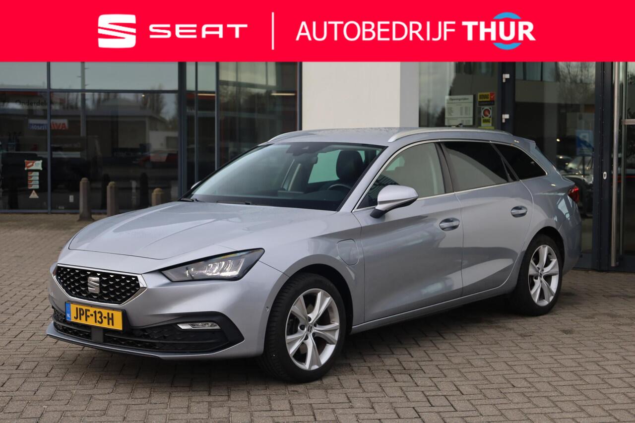 Seat LEON Sportstourer 1.4 TSI eHybrid PHEV Xcellence ACC side assist achteruitrijcamera elektrische achterklep keyless navigatie pdc voor en achter LED verlichting 17" LMV spiegel pakket full link carplay voorbereiding draadloos app connect