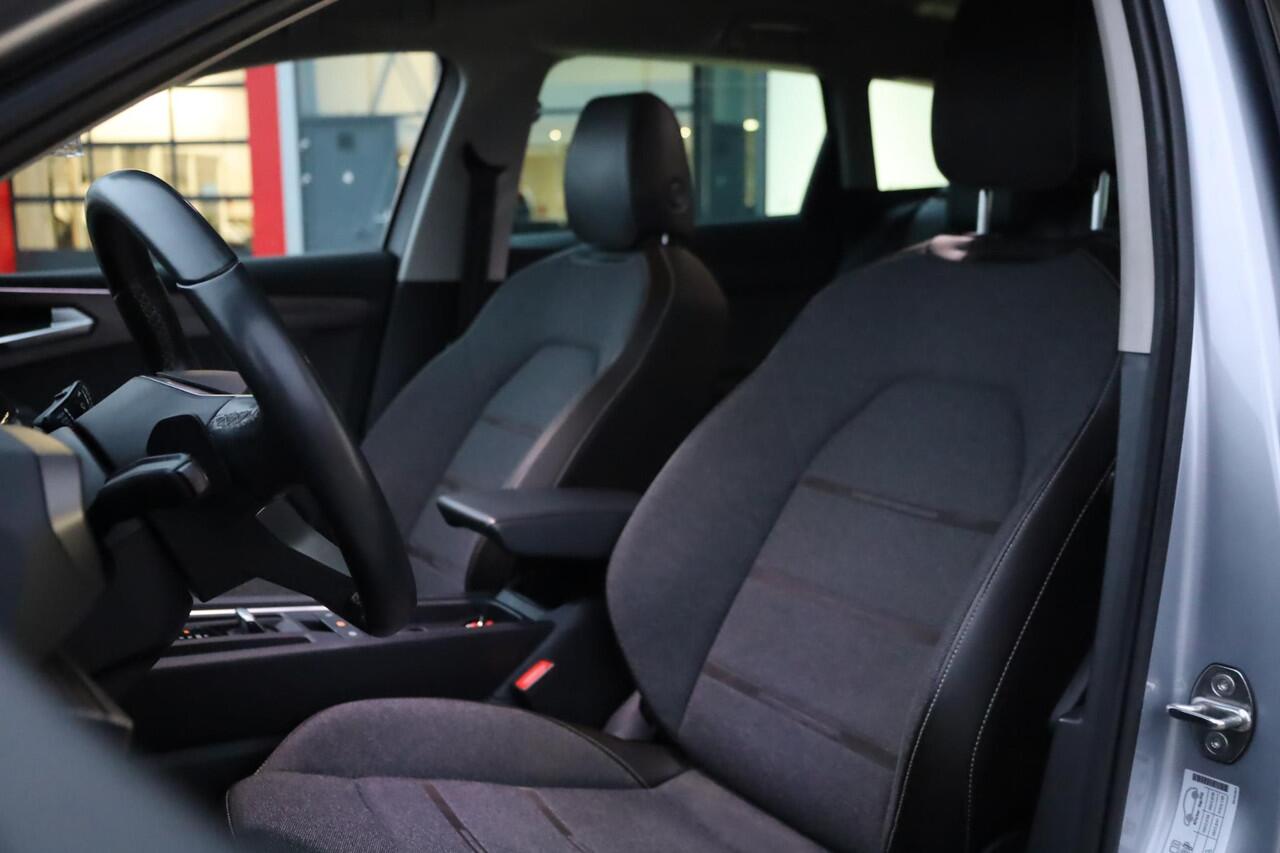 Seat LEON Sportstourer 1.4 TSI eHybrid PHEV Xcellence ACC side assist achteruitrijcamera elektrische achterklep keyless navigatie pdc voor en achter LED verlichting 17" LMV spiegel pakket full link carplay voorbereiding draadloos app connect