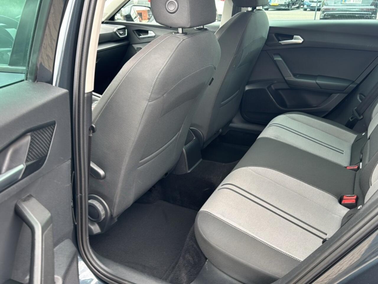 Seat LEON 2.0 TDI STYLE NAVI/CARPLAY/CRUISE/PDC/STOEL-STUURVERW