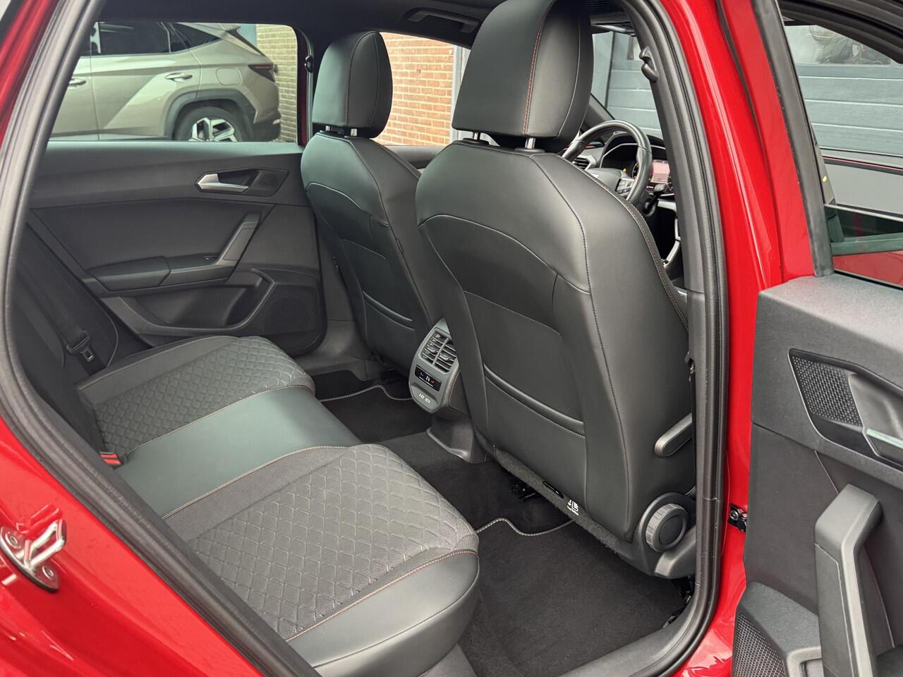 Seat LEON SPORTSTOURER 1.5 TSI FR BUSINESS INTENSE I SCHUIFDAK I P-CAMERA I KEYLESS ENTRY I ADAPT. CRUISE CONTROL