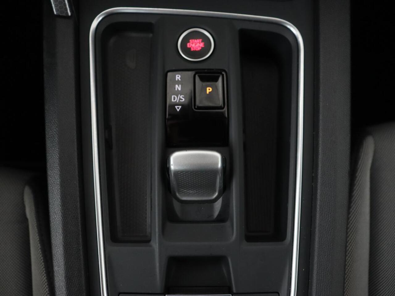 Seat LEON 1.0 eTSI Style | Trekhaak | Camera | Carplay | Full LED | Navigatie | Cruise control | Parkeerhulp | Climate control | Bluetooth