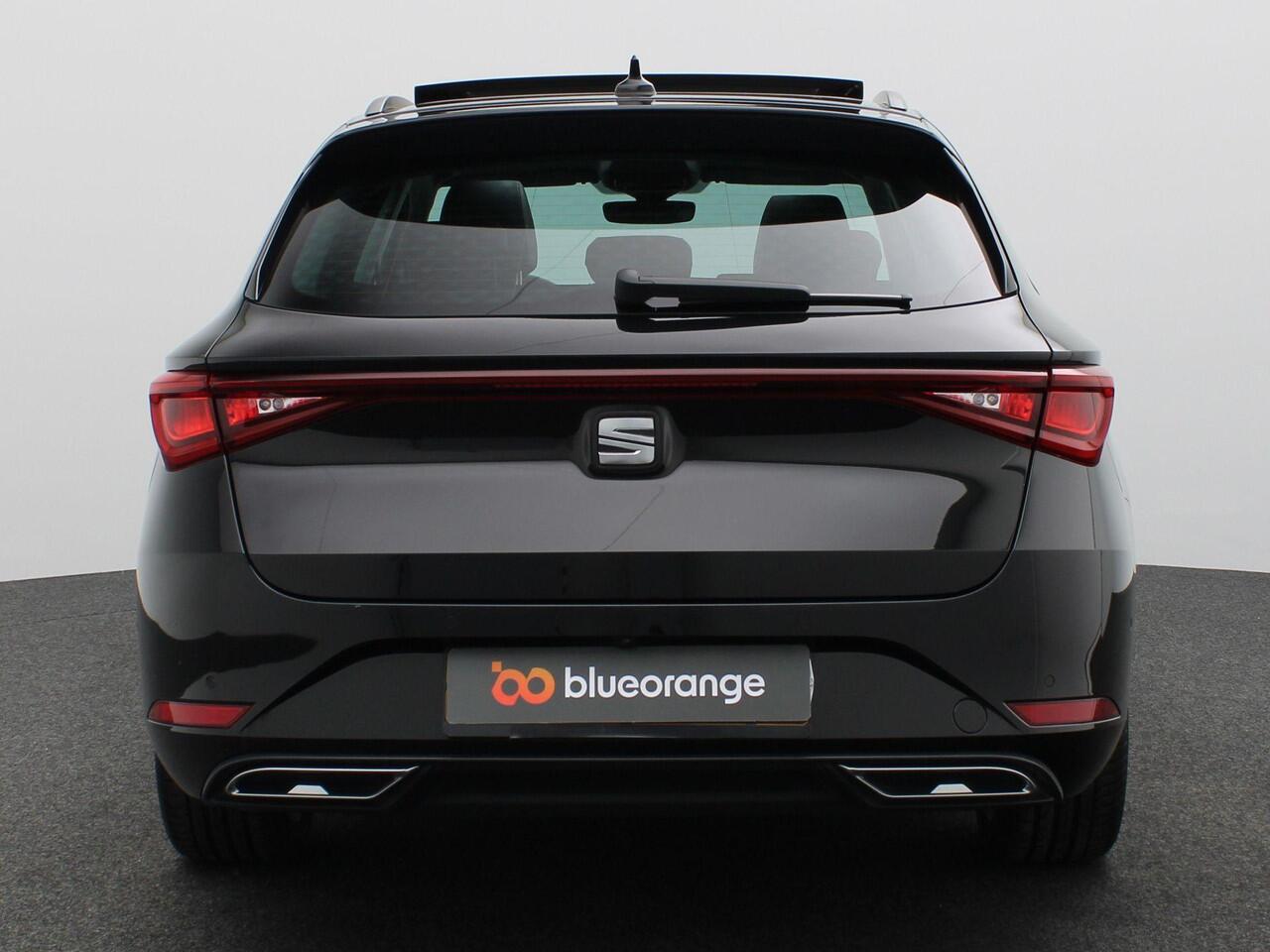 Seat LEON Sportstourer 1.4 TSI eHybrid PHEV FR Business Intense 204PK DSG SOH 87%, Panorama Dak, Elektr. Achterklep, Achteruitrijcamera, Keyless, Adaptieve Cruise Controle, Stoel-stuurverwarming, 17" LM Velgen