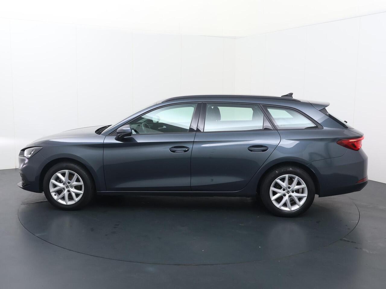 Seat LEON Sportstourer 1.0 TSI Reference | 90 PK | Cruise control | Led verlichting | Climate control | Apple Carplay/Android Auto |