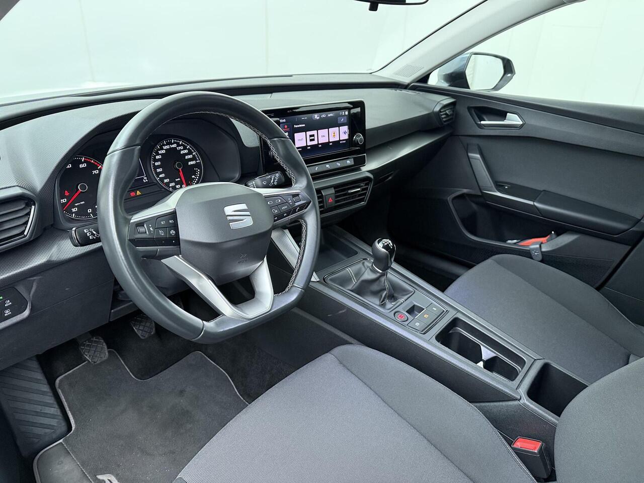 Seat LEON Sportstourer 1.0 TSI Reference | 90 PK | Cruise control | Led verlichting | Climate control | Apple Carplay/Android Auto |