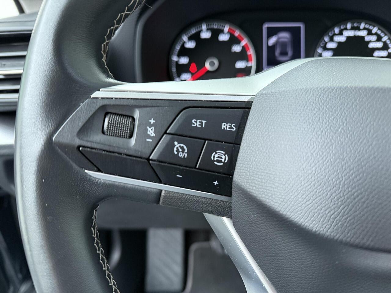 Seat LEON Sportstourer 1.0 TSI Reference | 90 PK | Cruise control | Led verlichting | Climate control | Apple Carplay/Android Auto |