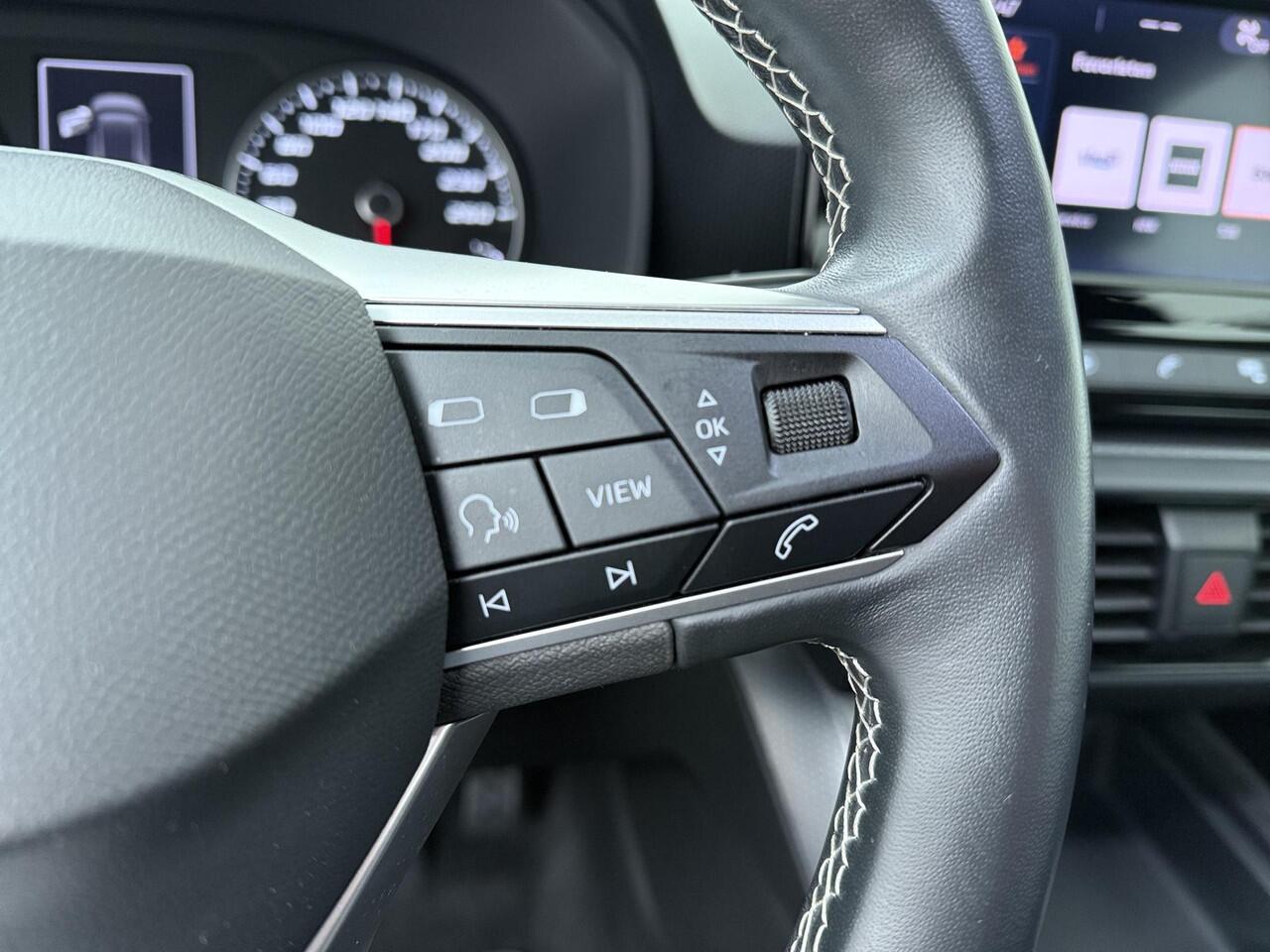 Seat LEON Sportstourer 1.0 TSI Reference | 90 PK | Cruise control | Led verlichting | Climate control | Apple Carplay/Android Auto |