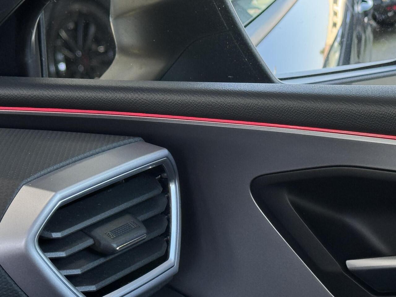 Seat LEON Sportstourer 1.0 TSI FR Business Intense NL-AUTO | CAMERA | STOEL/STUUR VERWARMING