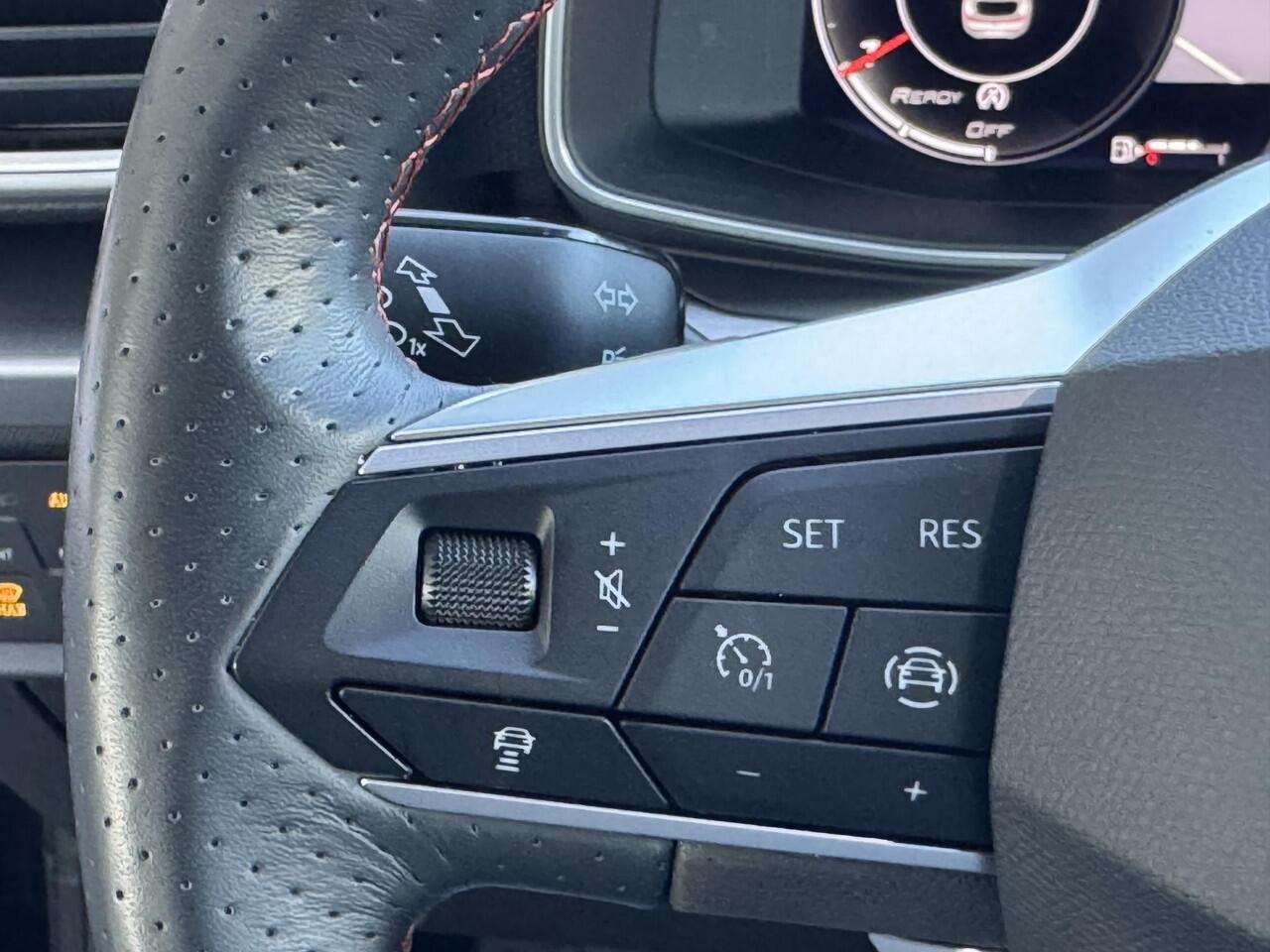 Seat LEON Sportstourer 1.0 TSI FR Business Intense NL-AUTO | CAMERA | STOEL/STUUR VERWARMING