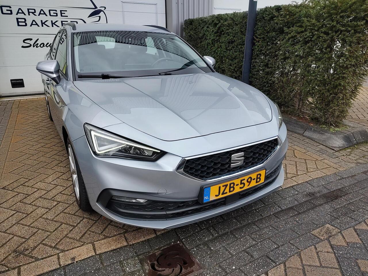 Seat LEON Sportstourer 1.0 eTSI FR Business Elektrisch uitklapbare trekhaak | Virtual Cockpit | Achteruitrijcamera | Navigatiesysteem + Carplay Android auto