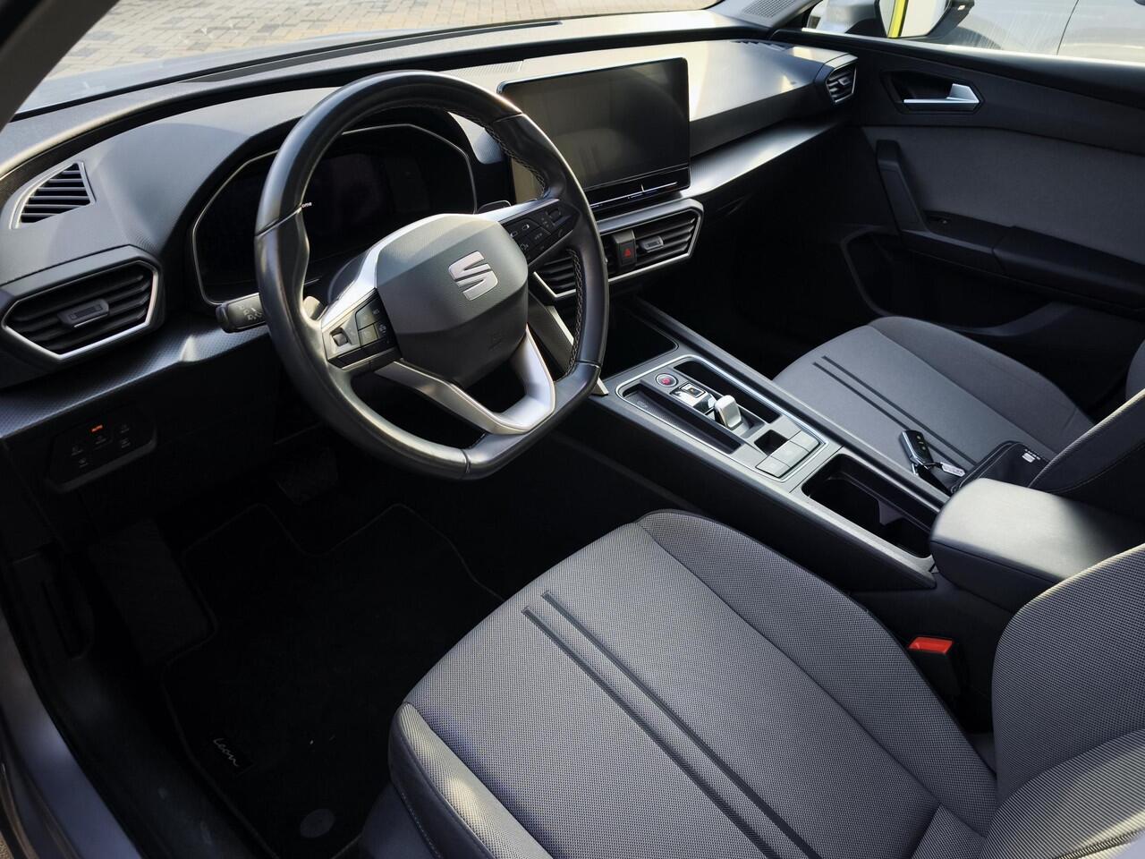 Seat LEON Sportstourer 1.0 eTSI FR Business Elektrisch uitklapbare trekhaak | Virtual Cockpit | Achteruitrijcamera | Navigatiesysteem + Carplay Android auto