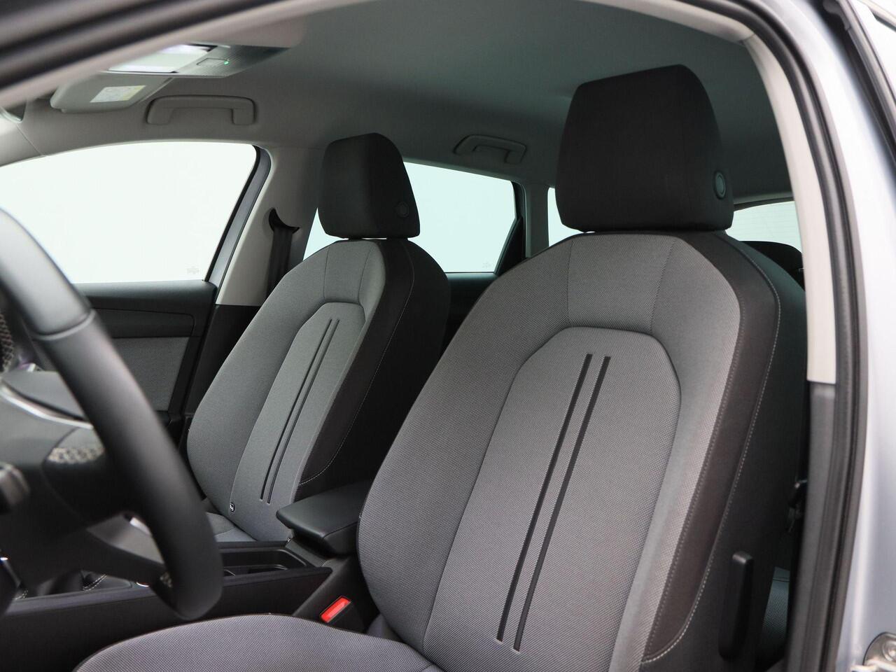 Seat LEON Sportstourer 1.0 TSi 110 Pk Style Business Intense | Adaptive Cruise | CarPlay | Navigatie | Bluetooth | Achterruitrijcamera | 17 Inch | 59.700 Km!!