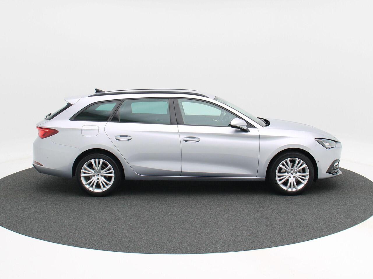 Seat LEON Sportstourer 1.0 TSi 110 Pk Style Business Intense | Adaptive Cruise | CarPlay | Navigatie | Bluetooth | Achterruitrijcamera | 17 Inch | 59.700 Km!!