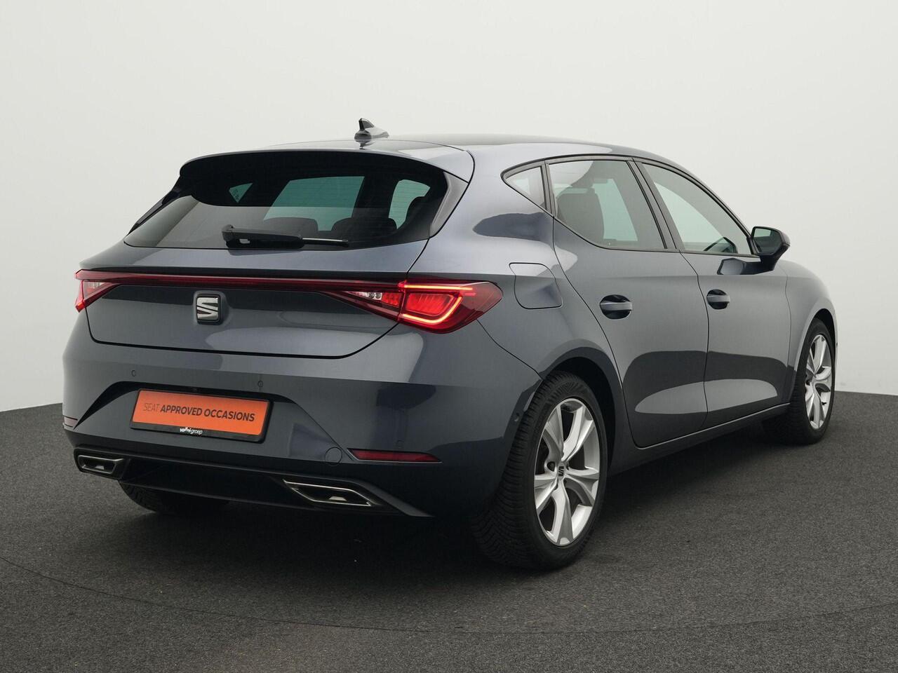 Seat LEON 1.0 TSI 110 pk FR Business Intense | Achteruitrijcamera | Navigatie | Sportonderstel | Side Assist