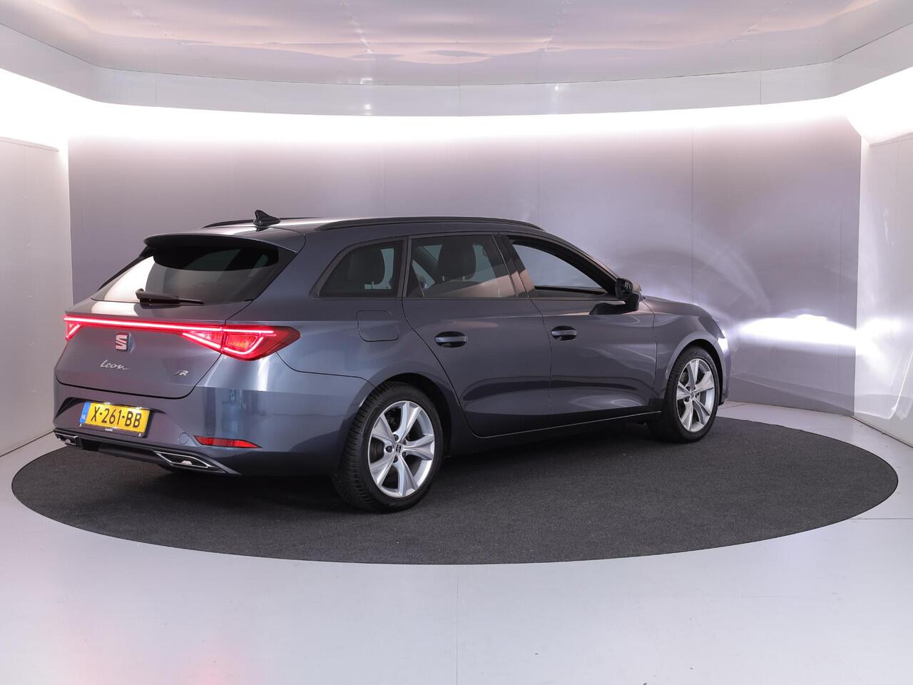 Seat LEON Sportstourer 1.0 TSI FR Business 110 pk | Verlengde garantie | Navigatie | Parkeersensoren achter | LED koplampen | Stoelverwarming | Keyless |
